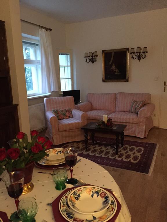 Exquisites Gartenapartment In Eleganter Jugendstilvilla فيينا الغرفة الصورة